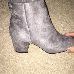 Siege grey boots